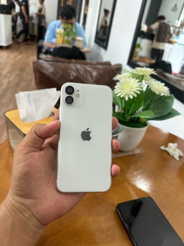 iPhone 11 64GB សាណុំស៊ីន ស្គែន