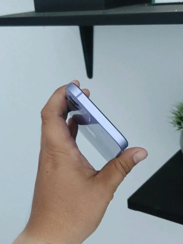 iPhone 12 64g តួស្អាត97% អេក្រង់ថ្មី អត់ស្កេន អត់0.5