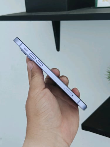 iPhone 12 64g តួស្អាត97% អេក្រង់ថ្មី អត់ស្កេន អត់0.5