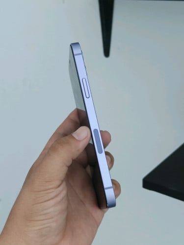 iPhone 12 64g តួស្អាត97% អេក្រង់ថ្មី អត់ស្កេន អត់0.5
