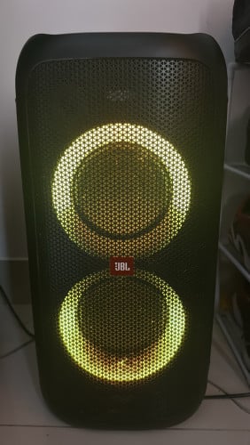 JBL Party Box 100 នៅថ្មីស្អាត លក់ព្រោះមិនសូវបានប្រើព្រោះមាន Speaker ច្រើន