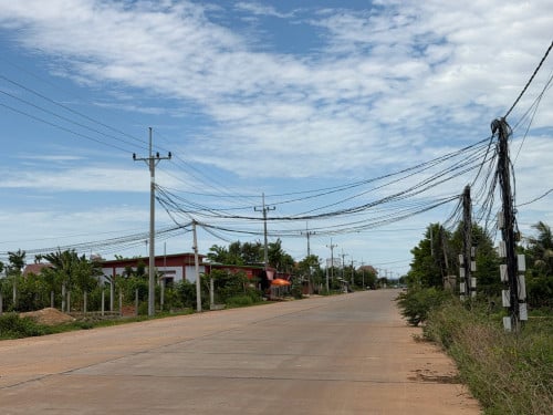 ដីលក់6kmពីផ្សារចាស់ Land for sale at Tavern Road Siemreap