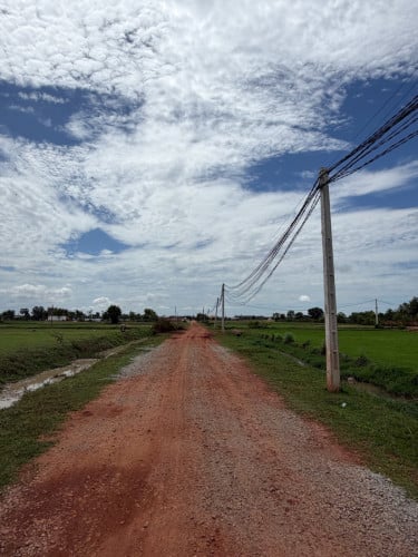 ដីលក់6kmពីផ្សារចាស់ Land for sale at Tavern Road Siemreap