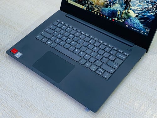 Lenovo V130-14IKB001 14”