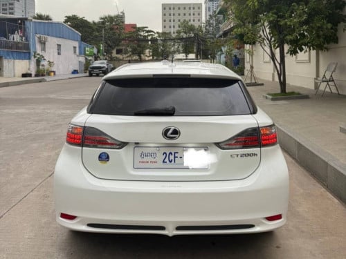 Lexus CT 200h 2013 For Rent /出租