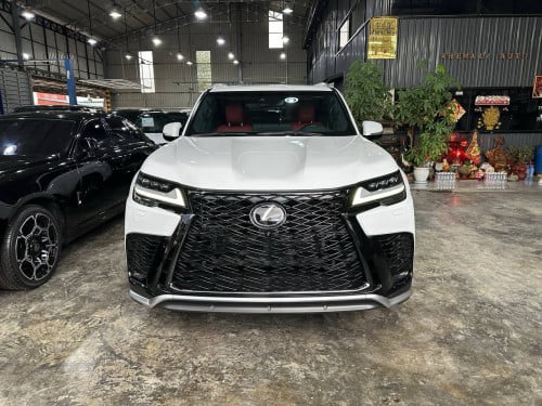 Lexus Lx600 F-Sport 2022 Full Options ទ្វារបុឺតអូតូ 4 ទ្វារ 2 keys ម៉ាស៊ីន : V6 3.5L Twin Turbo
