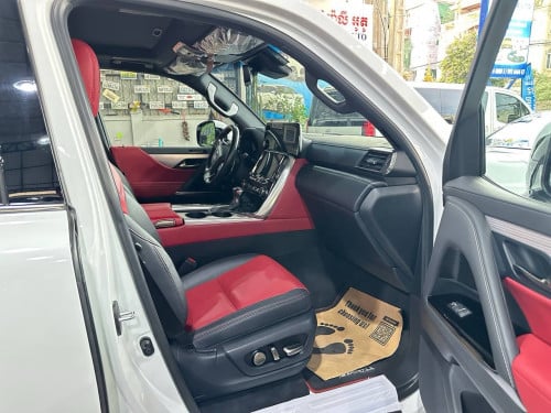 Lexus Lx600 F-Sport 2022 Full Options ទ្វារបុឺតអូតូ 4 ទ្វារ 2 keys ម៉ាស៊ីន : V6 3.5L Twin Turbo