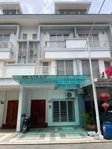 Link house for rent near Aeon2 mall SenSok