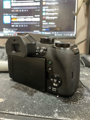 LUMIX FZ300 zoom បានឆ្ងាយណាស់ 280$