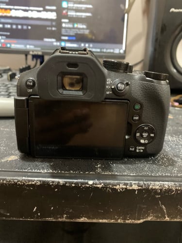 LUMIX FZ300 zoom បានឆ្ងាយណាស់ 280$