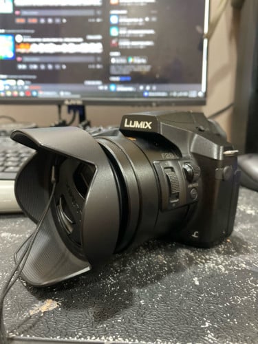 LUMIX FZ300 zoom បានឆ្ងាយណាស់ 280$