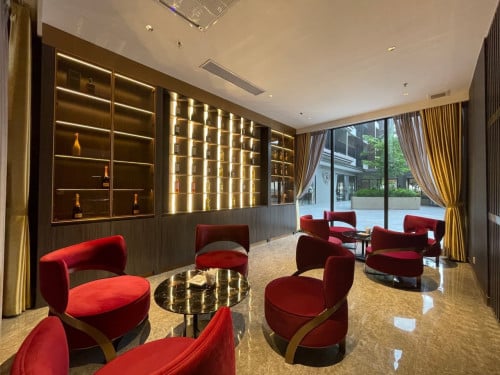 Luxury Condo for Rent - New