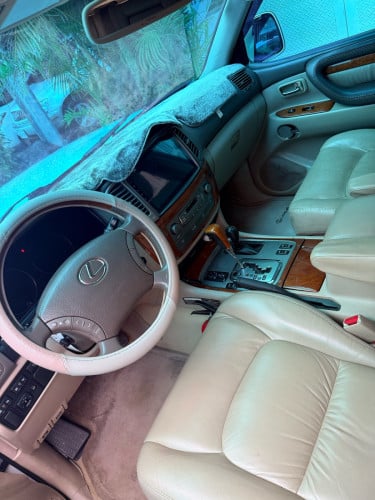 Lx470/2003ម្ចាស់លក់ដូរសេរី:16800$