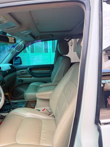 Lx470/2003ម្ចាស់លក់ដូរសេរី:16800$