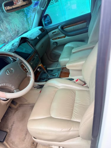 Lx470/2003ម្ចាស់លក់ដូរសេរី:16800$
