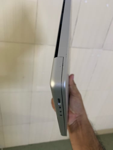 M2 pro 16" RAM 16g SSD 512g