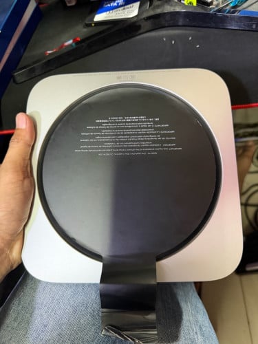 Mac Mini M2 2023 នៅស្អាតមានប្រអប់
