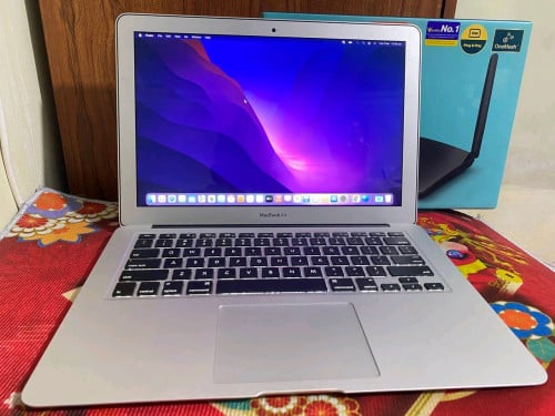 MacBook Air CPU: i5 RAM: 8GB M2: 256GB Price: 175$