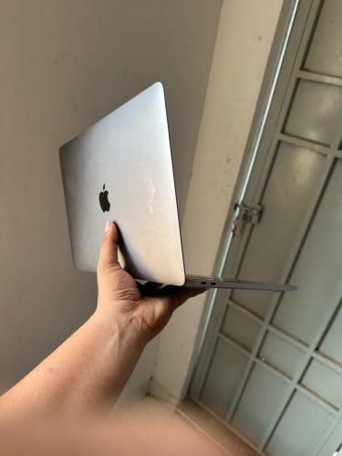 Macbook pro 2017 13” 220$