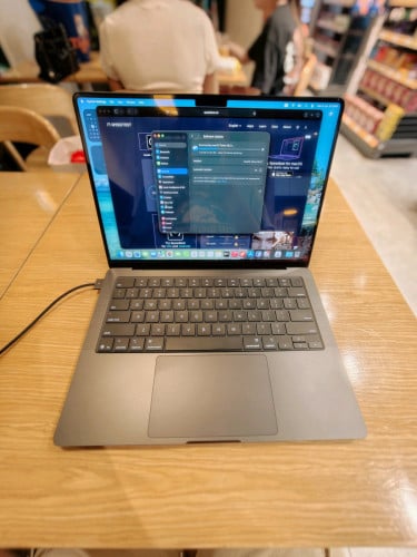 MacBook Pro M5 X/A ធានាក្រុមហ៊ុនមួយឆ្នាំ 99.99%