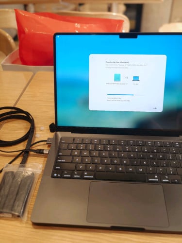 MacBook Pro M5 X/A ធានាក្រុមហ៊ុនមួយឆ្នាំ 99.99%