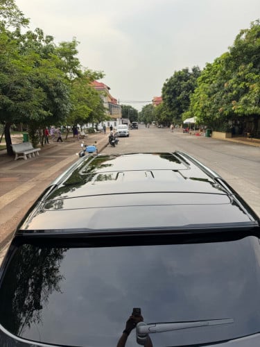 Maxus 2022 ខ្មៅ ស្អាតសានុំ នៅធានាពិក្រុមហ៊ុន MG