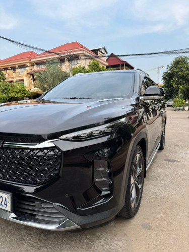 Maxus 2022 ខ្មៅ ស្អាតសានុំ នៅធានាពិក្រុមហ៊ុន MG