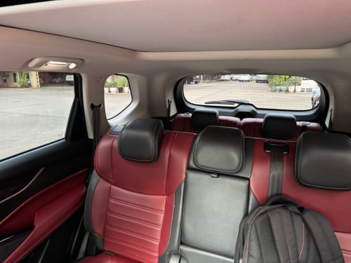 Maxus 2022 ខ្មៅ ស្អាតសានុំ នៅធានាពិក្រុមហ៊ុន MG