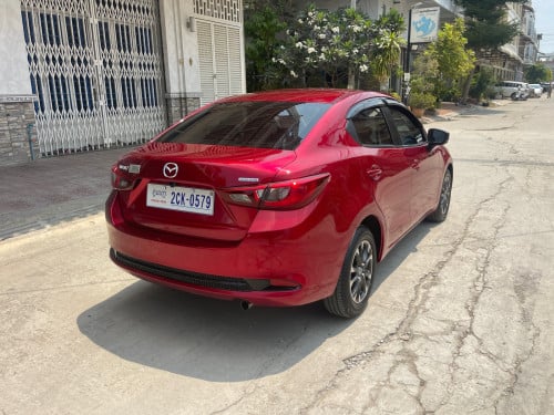 Mazda 2 year 2023 Full option