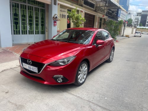 Mazda 3 year 2015 Full option