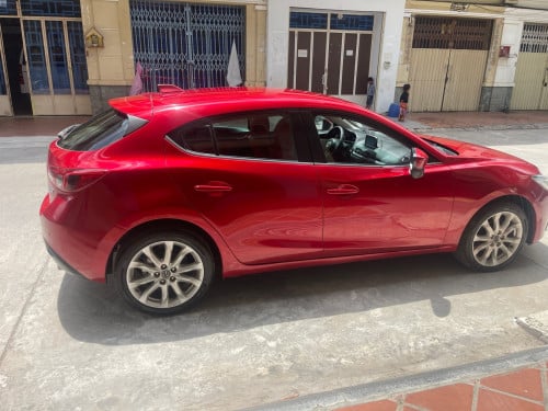 Mazda 3 year 2015 Full option