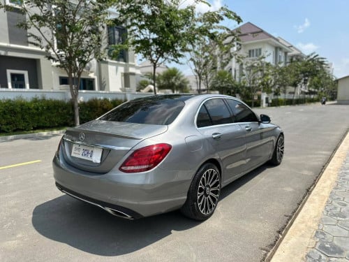 Mercedes Benz C300 2015 For Rent /出租