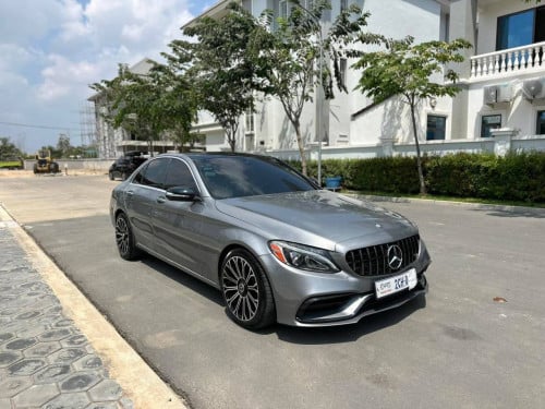 Mercedes Benz C300 2015 For Rent /出租