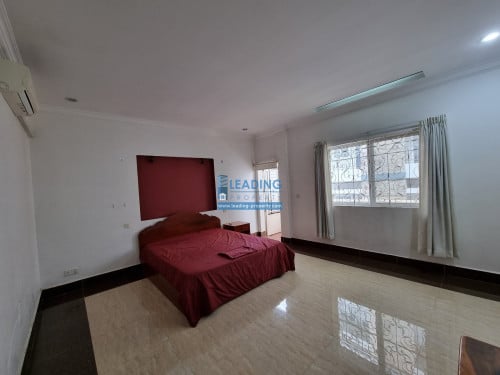 N028 | Nice and Clean, 2 Bedrooms Apartment For Rent in BKK3