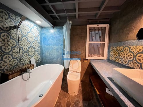 N1033 | Loft Apartment in BKK3 For rent