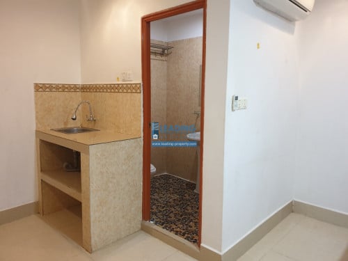 N261 | Elevator Studio Apartment For Rent in BKK2