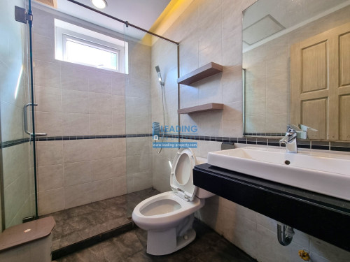 N386 | Western Styled 2 Bedrooms Apartment For Rent in Boeng Trabek