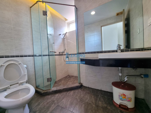 N386 | Western Styled 2 Bedrooms Apartment For Rent in Boeng Trabek