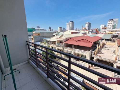 N448 | Nice Studio Apartment For Rent with Elevator in Toul Tom Pong Area