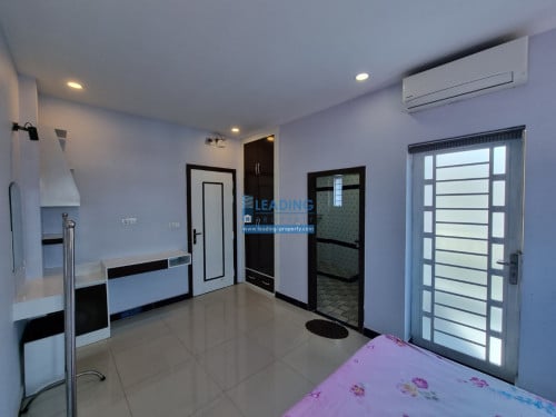N554 | Western 1 Bedroom Apartment For Rent Near Russian Market Free Wifi