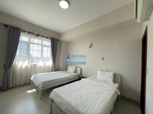 N568 | 3 Bedrooms Apartment For Rent in BKK2 Area