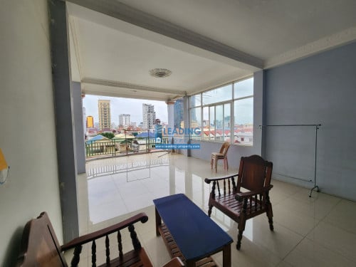N623 | Top Floor Private Big Balcony 1 Bedroom Near Russian Market For Rent