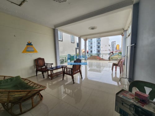 N623 | Top Floor Private Big Balcony 1 Bedroom Near Russian Market For Rent