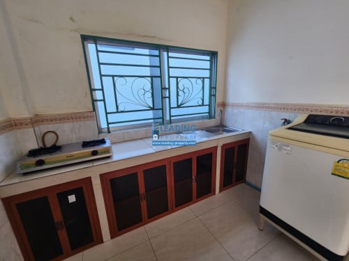 N623 | Top Floor Private Big Balcony 1 Bedroom Near Russian Market For Rent