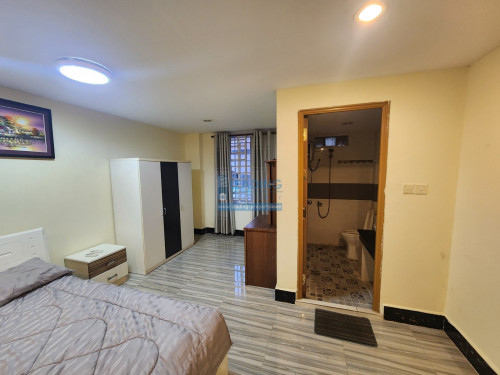 N766 | Elevator Western Apartment 1 Bedroom in Daun Penh For Rent Free Wifi
