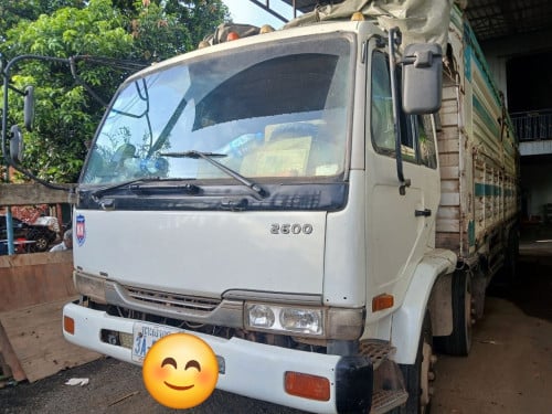 Nissan5ភ្លៅលក់