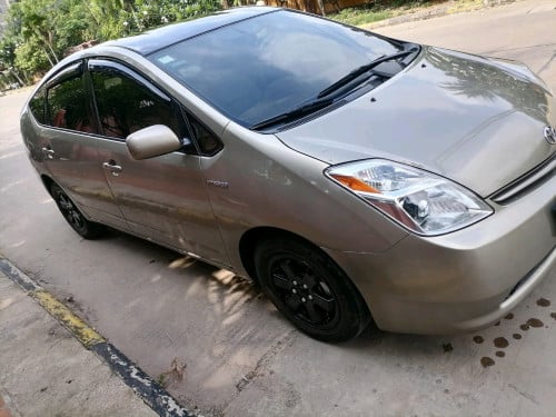 Prius 05 Full ឡានរៀបចំហើយស្អាត