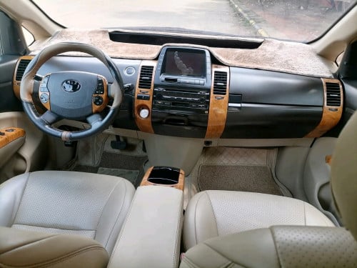 Prius 05 Full ឡានរៀបចំហើយស្អាត