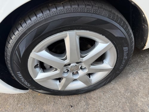 Prius 07 full touring ពូកស្បែក ក្នុងលឿង
