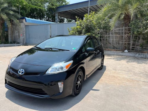PRIUS 2012 For Rent /出租